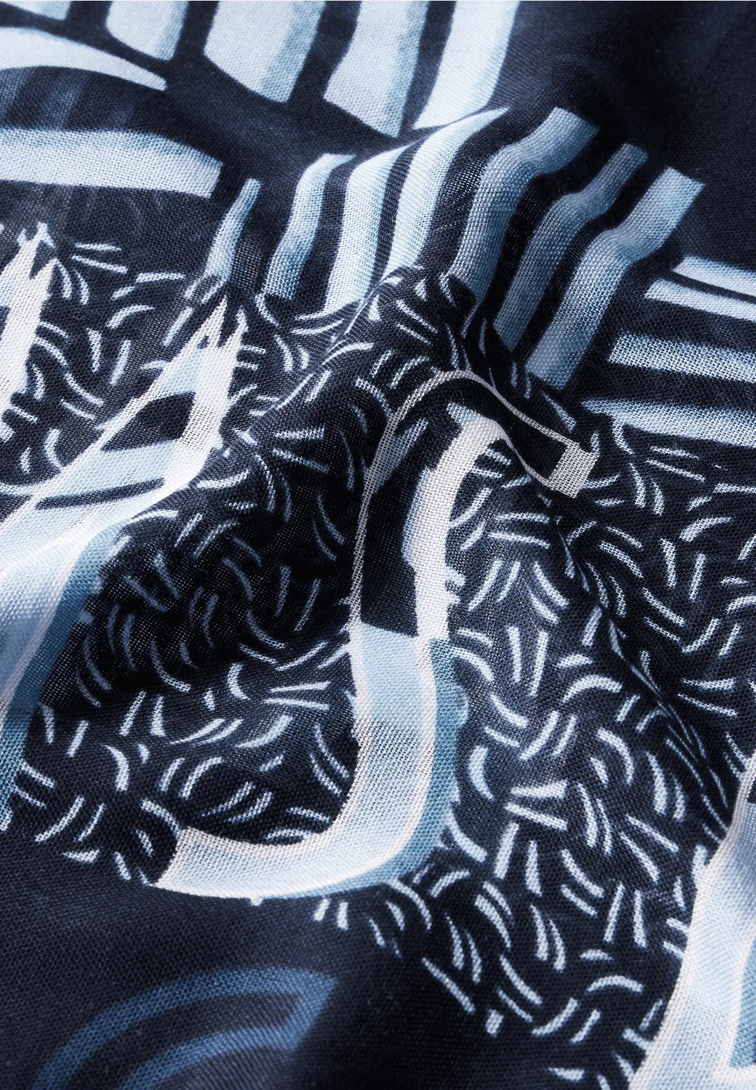 CECIL Patterned Loop Scarf (Navy)