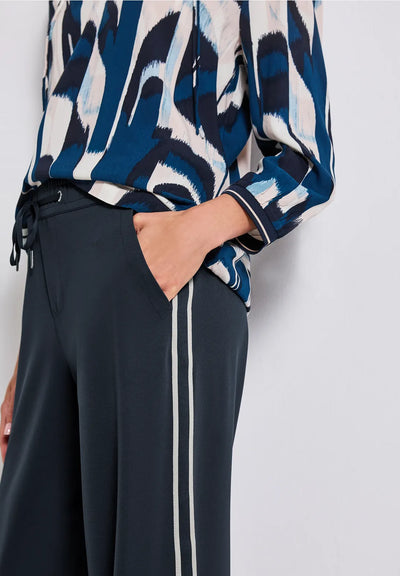 Street One
Pants with galloon stripes (Navy)