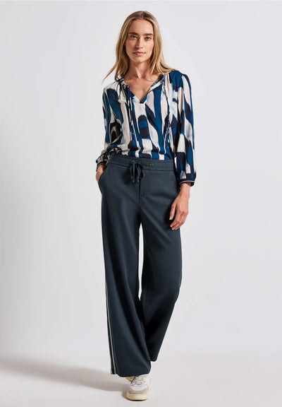 Street One
Pants with galloon stripes (Navy)