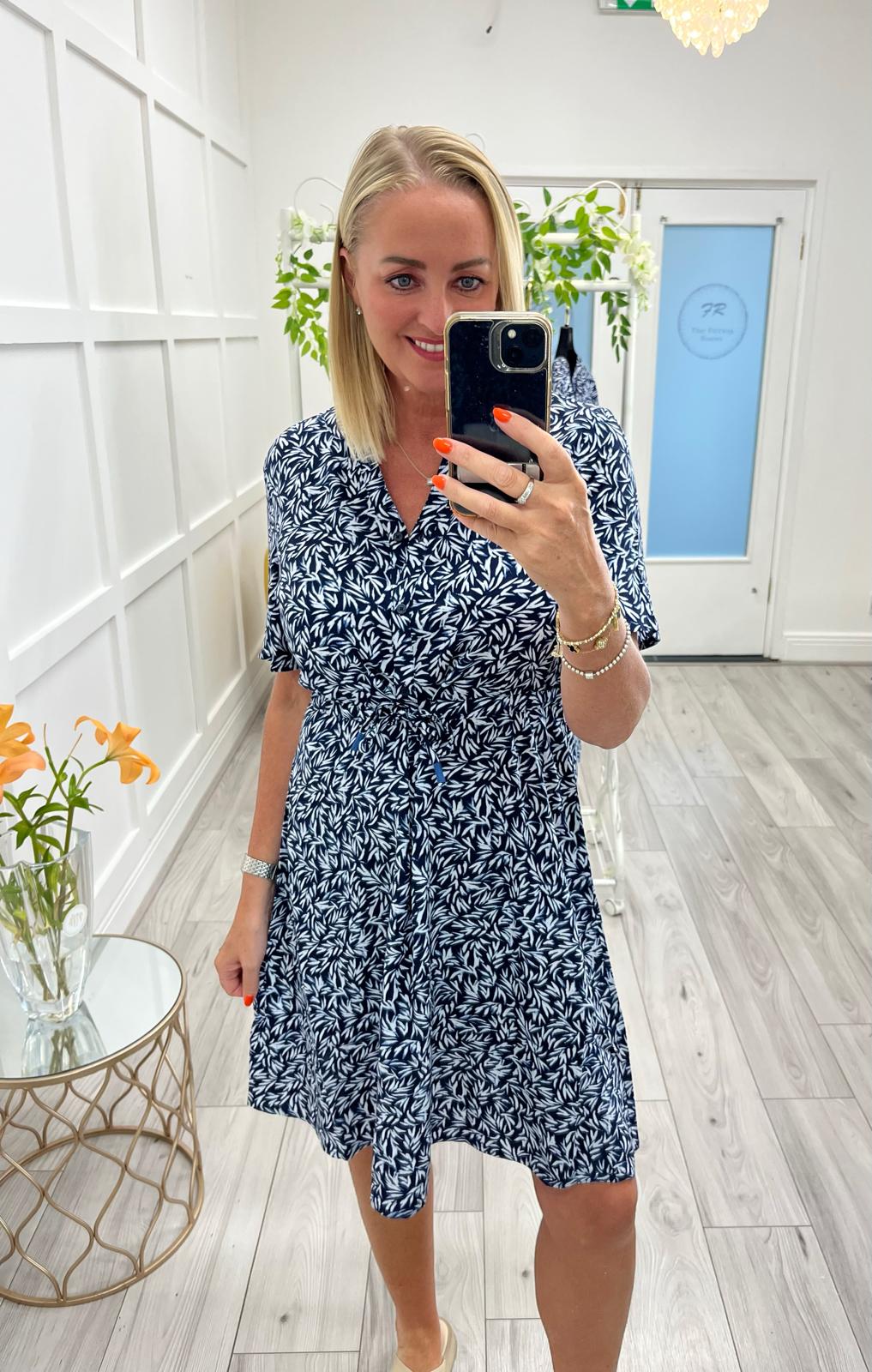 CECIL
Patterned textured dress