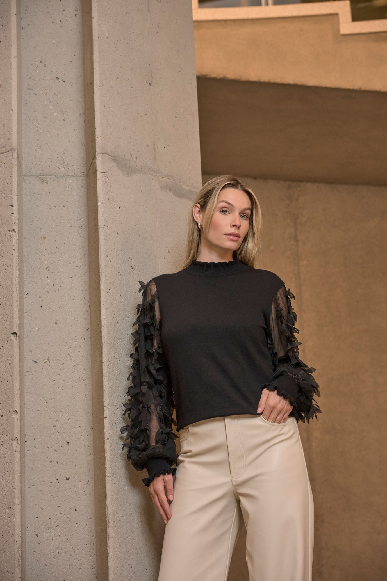 Romi Sweater (Black)