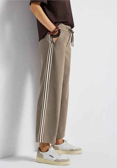 Street One Straight Leg Trousers (Brown)